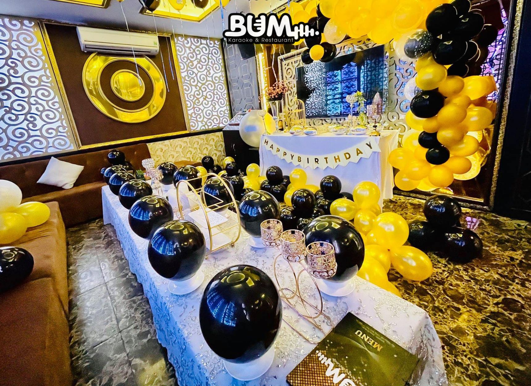 Tổ chức tiệc sinh nhật tại phòng karaoke 